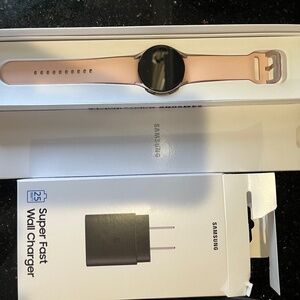 Samsung Galaxy Watch5 and Super Fast Charger